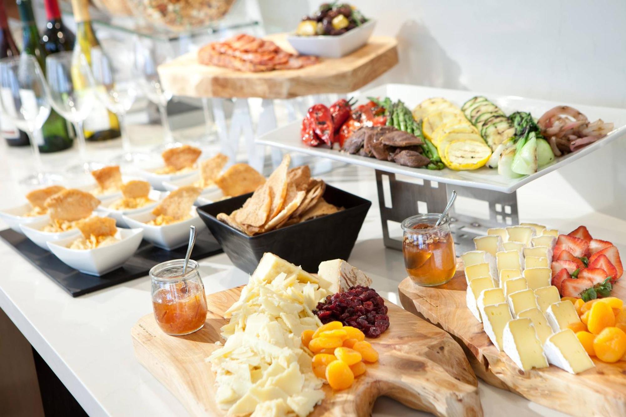 Zimmer mit 2 Doppelbetten und Zugang zur M Club Lounge