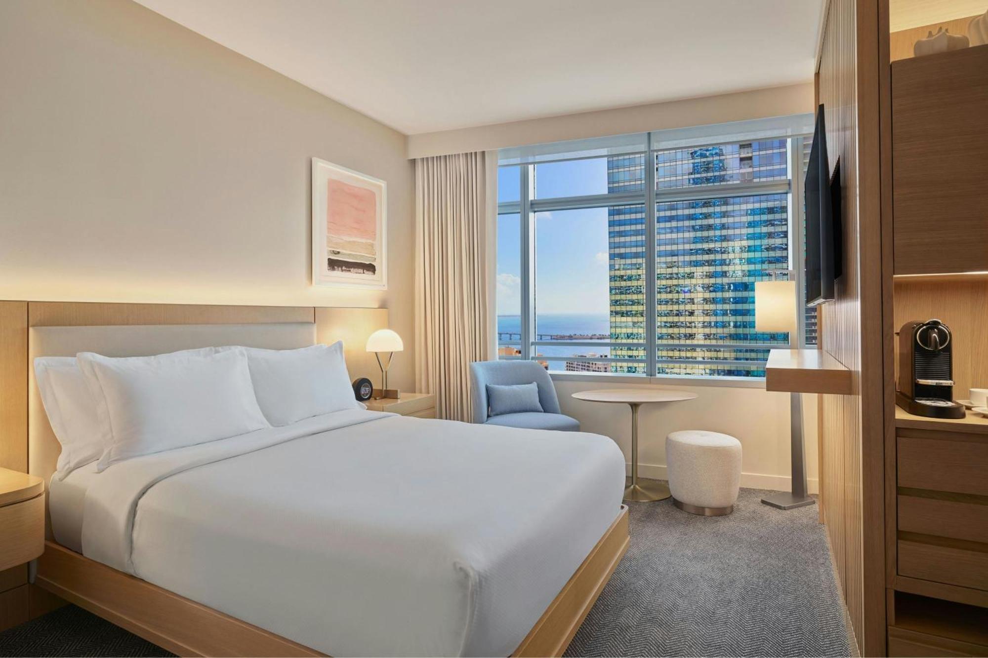 Deluxe Zimmer mit Queensize-Bett mit Blick auf die Bucht