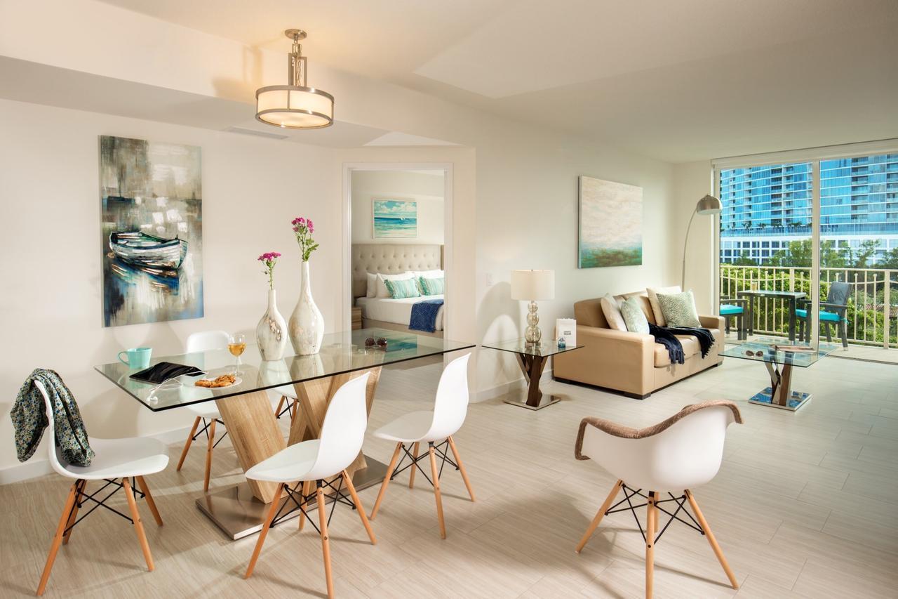 Premier Apartment mit 2 Schlafzimmern, Balkon und direktem Blick auf die Bucht